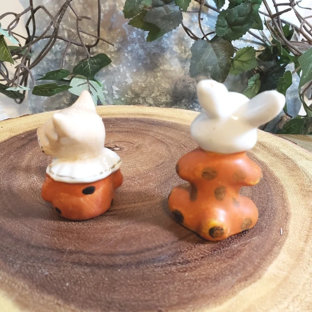 Vintage Adorable Clown Outfit Dog and Bunny Salt and Pepper Shakers Japan made